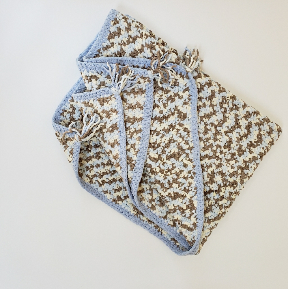 Super soft! Baby blanket. Lap blanket.